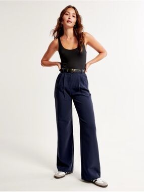 NWT Abercrombie & Fitch Navy Blue Sloan Trouser XS